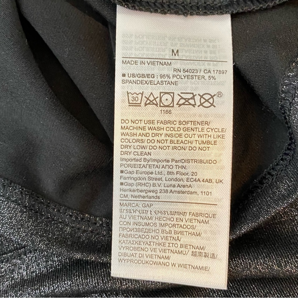 GapFit Black Shimmer Knot Front Top - Picture 7 of 9